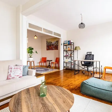 Furnished And Spacious Flat In Central Kadikoy Apartment