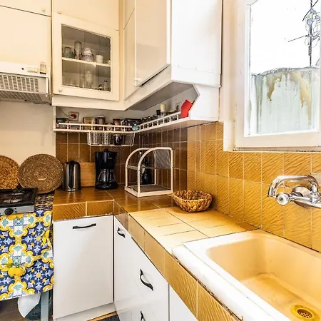 Furnished And Spacious Flat In Central Kadikoy